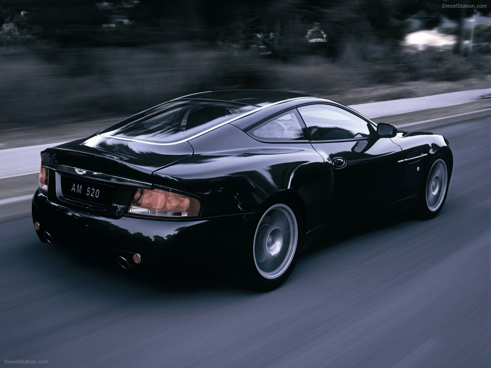 Aston Martin Vanquish V12 S
